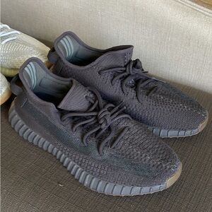 Adidas Yeezy 350 V2 - Cinder